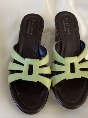Jeannot Lime Green Leather Slide Sandals. Size 37